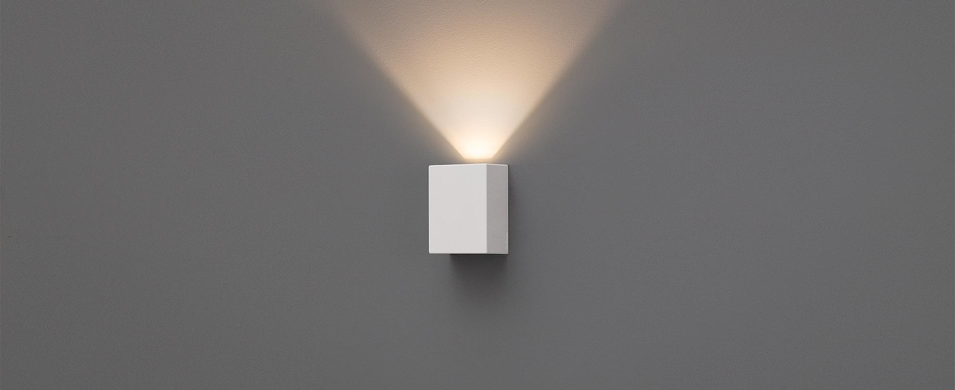 Arandela de Parede LED Jardim EFFEKT 4W - Iluminação Externa de Alta Resistência